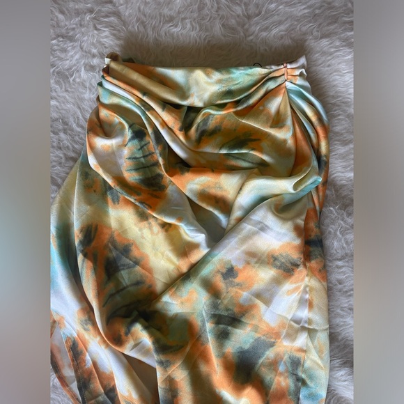 Beautiful orange tie dyed rushed side midi skirt - Picture 5 of 5